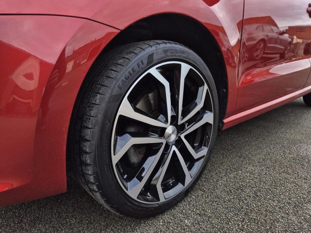 Volkswagen Polo 1.2 tsi comfortline / 5-deurs / airco / cruisecontrol / par