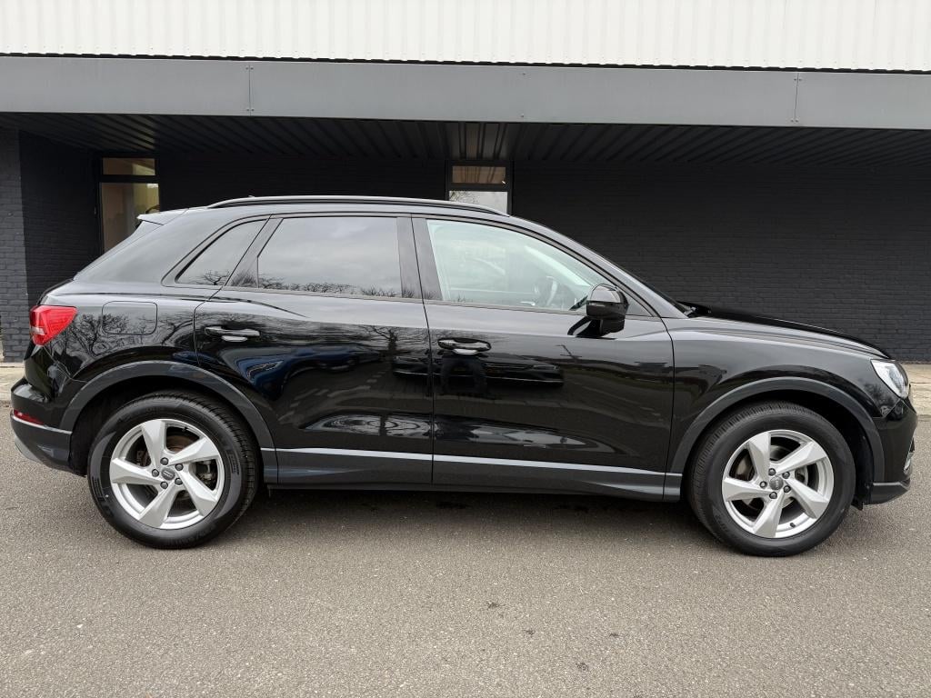 Audi Q3 35 tfsi pro line sport // dealeronderhouden //