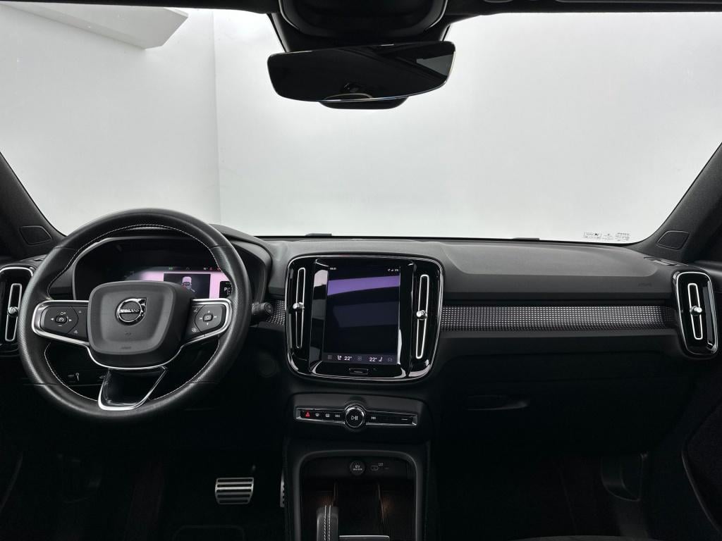 Volvo XC40 p8 408pk awd recharge r-design| pano| 360camera| h&k audio|
