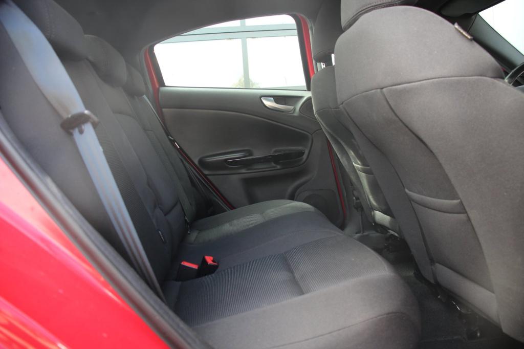 Alfa Romeo Giulietta 1.4 turbo turismo -170 pk - trekhaak - panoramadak - p