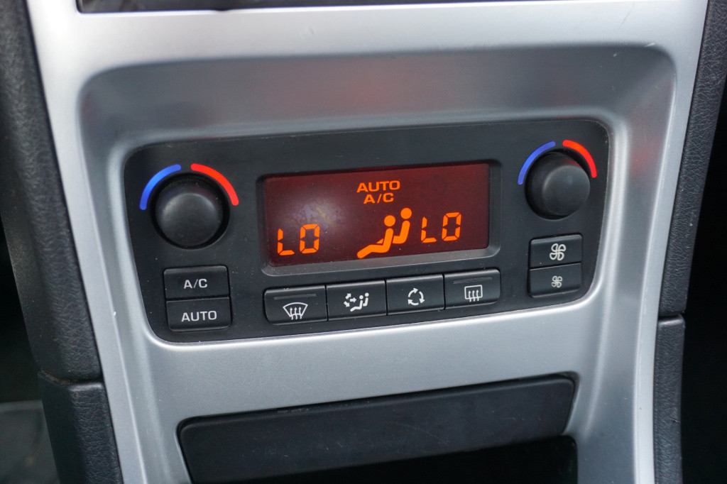 Peugeot 307 cc 2.0-16v climate / cruise controle / leder / nap