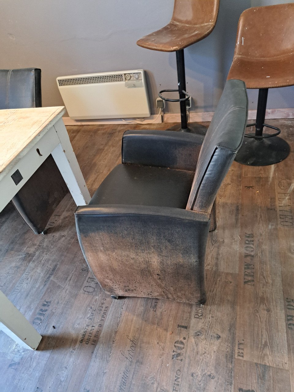 Riviera maison tafel met 6 stoelen van leer