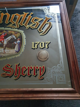 Grote vintage Old English British Dry Sherry' pub spiegel....