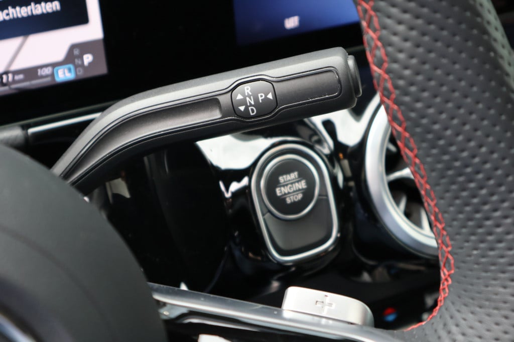 Mercedes-Benz Gla-klasse 250 e edition amg line l facelift l panoramadak l 