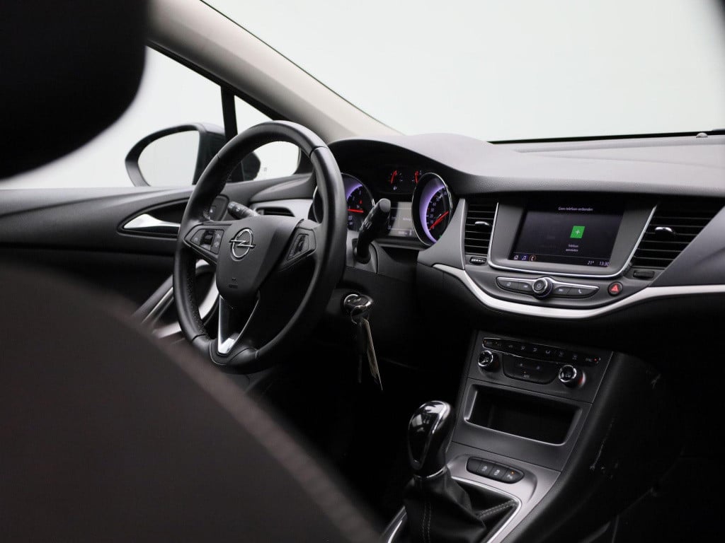 Opel Astra 1.2 business edition | parkeer sensoren | cruise control | dab |