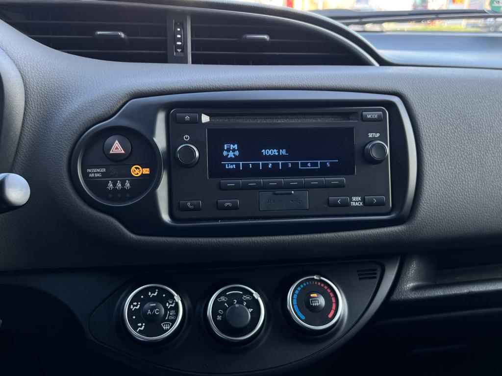 Toyota Yaris 1.5 vvt-i comfort | radio | trekhaak | lm-velgen | airco
