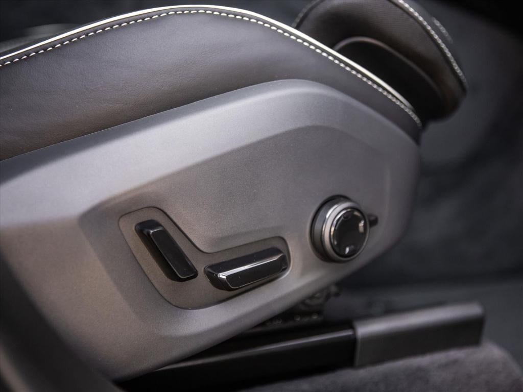 Volvo XC60 t6 plug-in hybrid 350pk aut awd plus black edition | harman kard