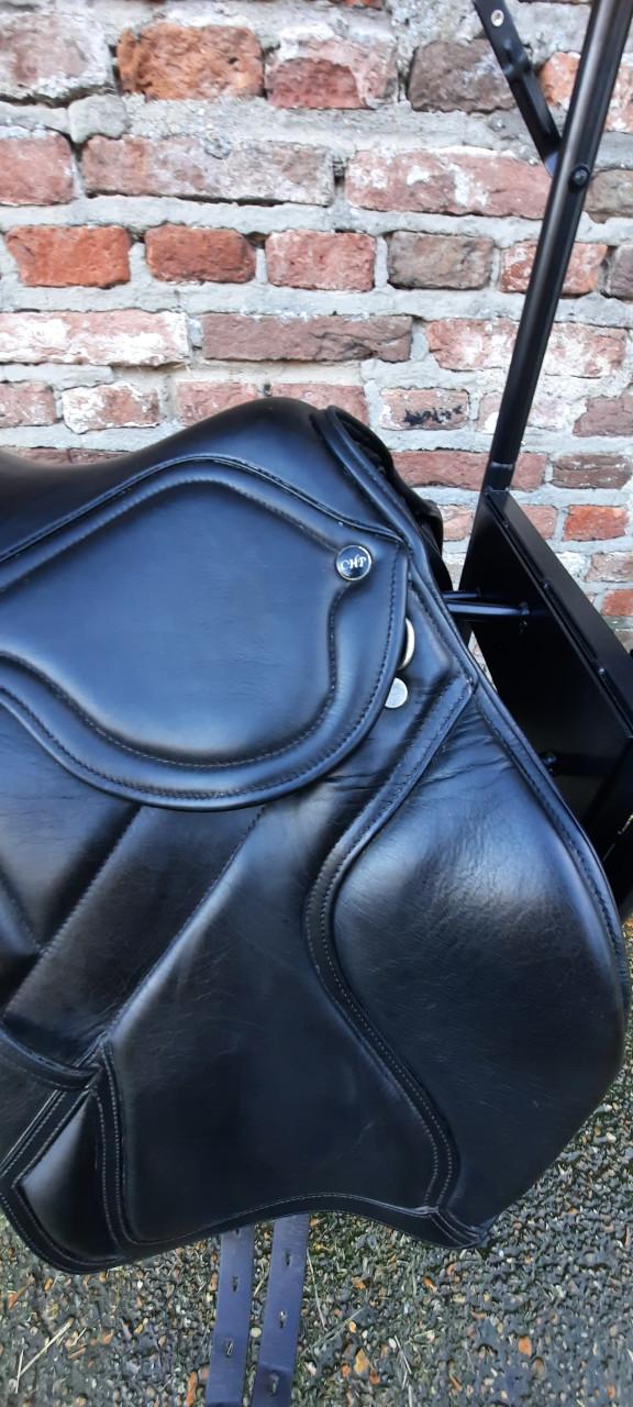 Eventingzadel/springzadel zwart 17 inch
