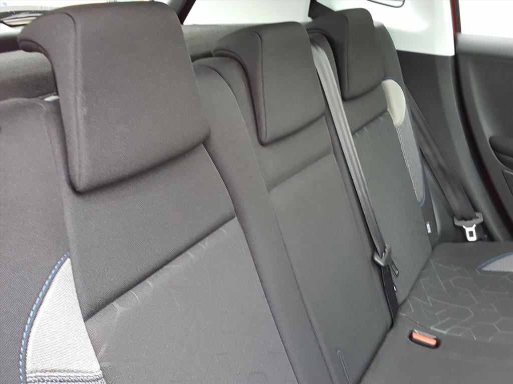 Peugeot 2008 1.2 puretech 110pk signature automaat eat6 navigatie | trekhaa