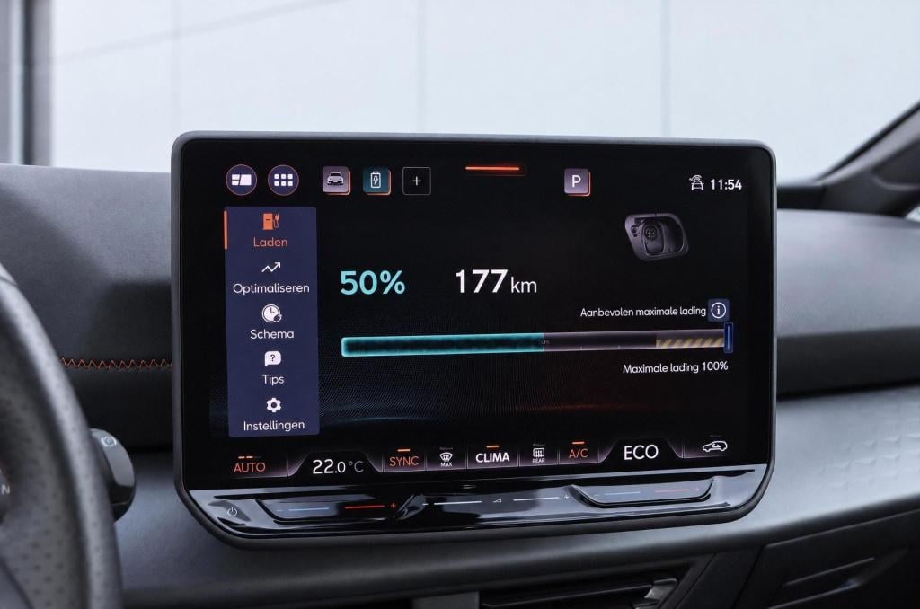 Cupra Born business 63 kwh 230pk | soh 98,2%