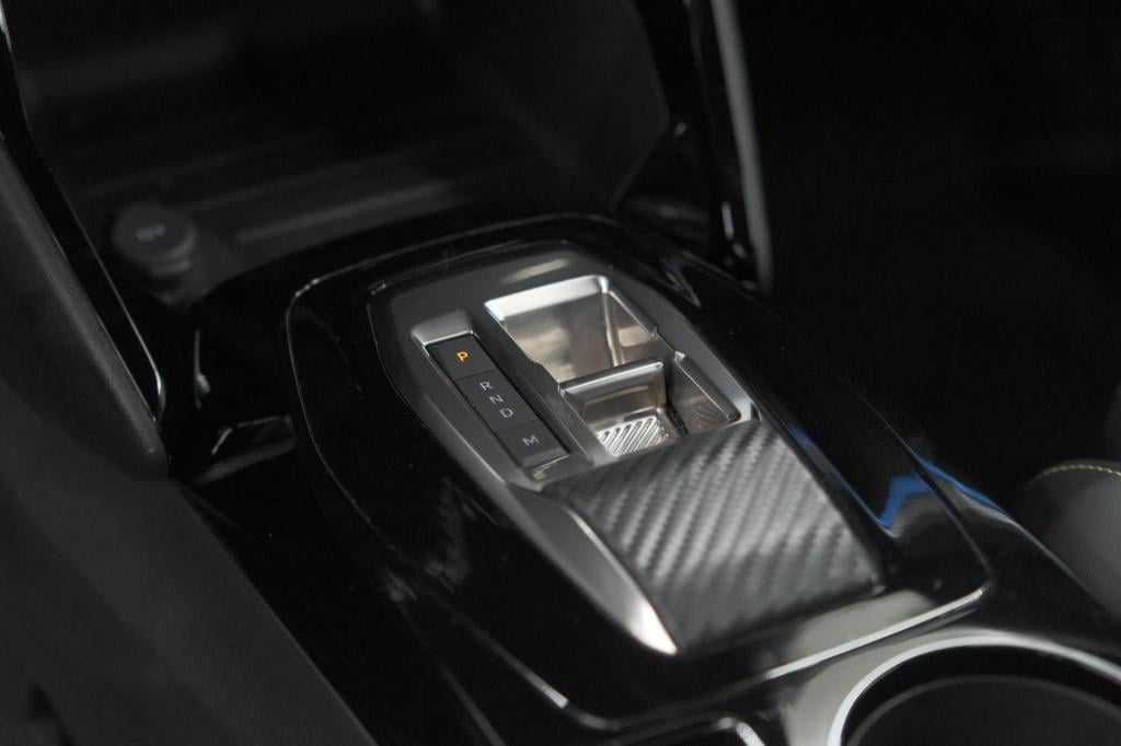 Peugeot 208 1.2 hybrid 145 e-dcs6 gt | alcantara pakket | camera | apple ca