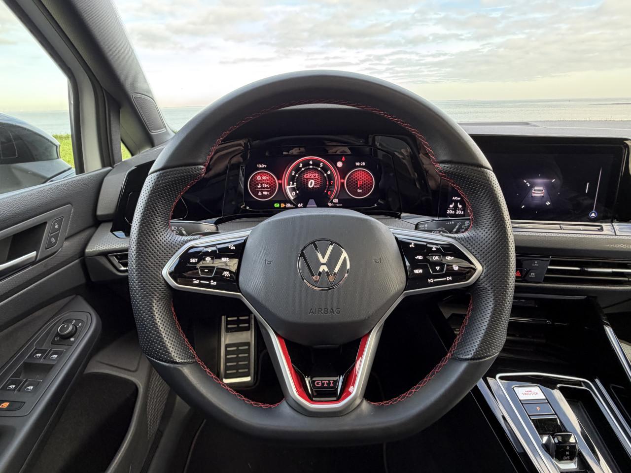 Volkswagen Golf 8 GTI Clubsport (2023) | Pano | Akra | Fabrieksgarantie
