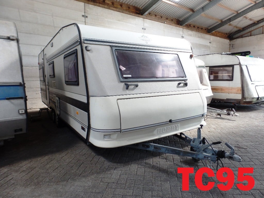 Ruim aanbod tourcaravans met en zonder geldig kentekenbewijs te koop