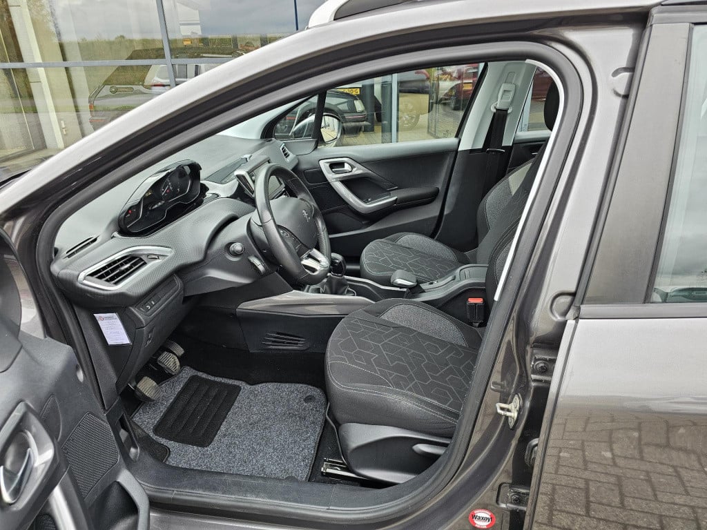 Peugeot 2008 1.2 puretech blue lion