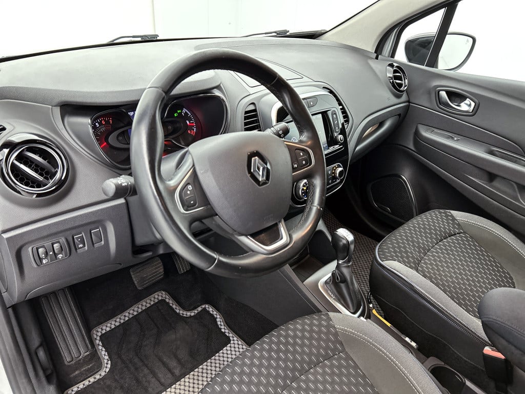 Renault Captur 1.3 tce intens / trekhaak / bose sound / camera / carplay-an