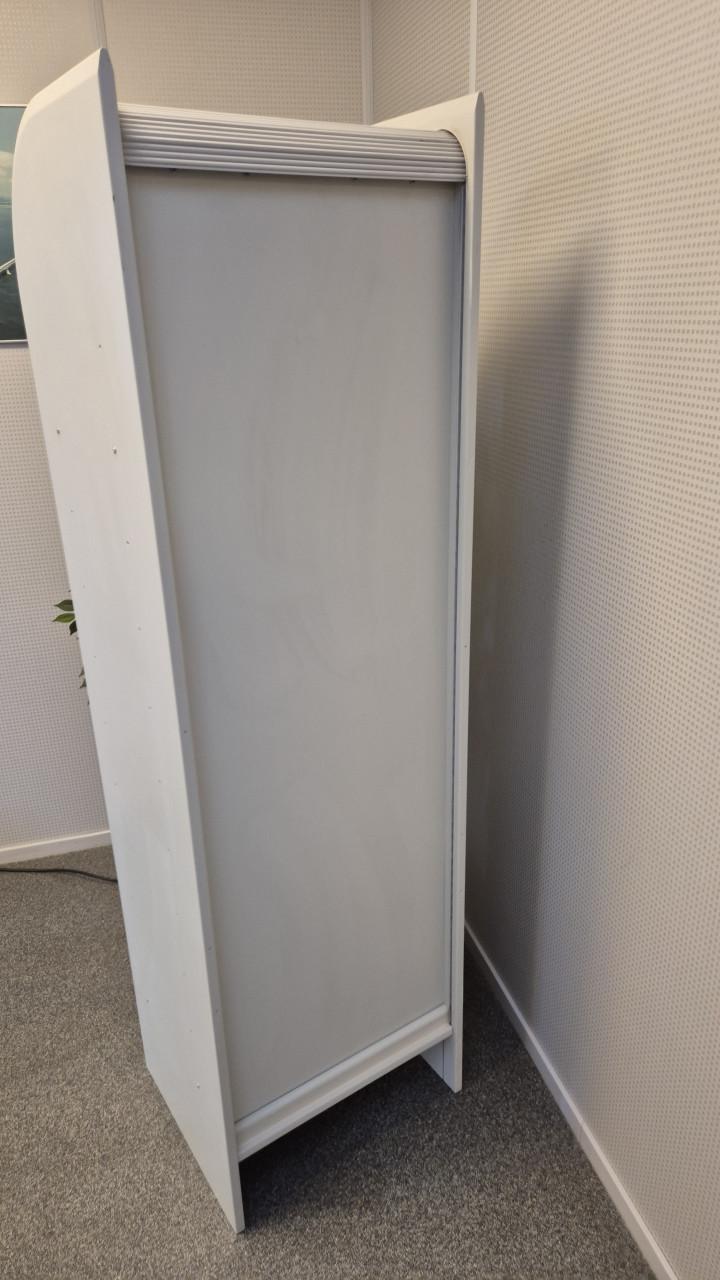 Kantoormeubelen bureau, ladekast, kast