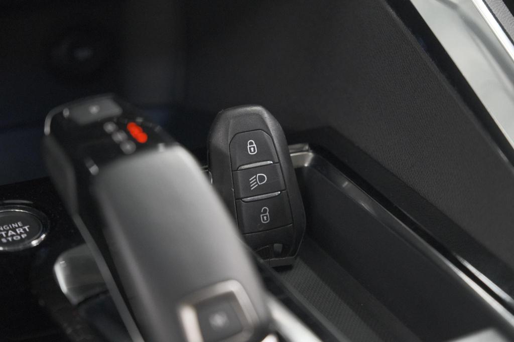 Peugeot 5008 puretech 130 eat8 active pack | 7 zitplaatsen | apple carplay 