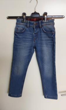 Gevoerde spijkerbroek van het merk C&A in maat 110