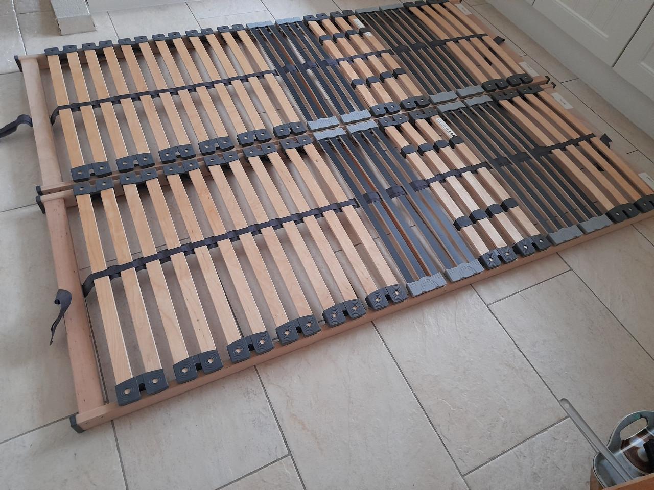 2 stevige Lattenbodems 70 x 200 (z.g.a.n.)