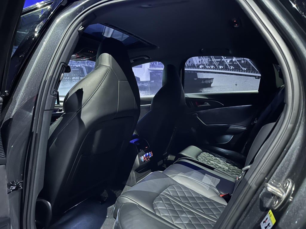 Audi A6 limousine 3.0 tdi bit quattro competition *luchtvering*hud*schuifda