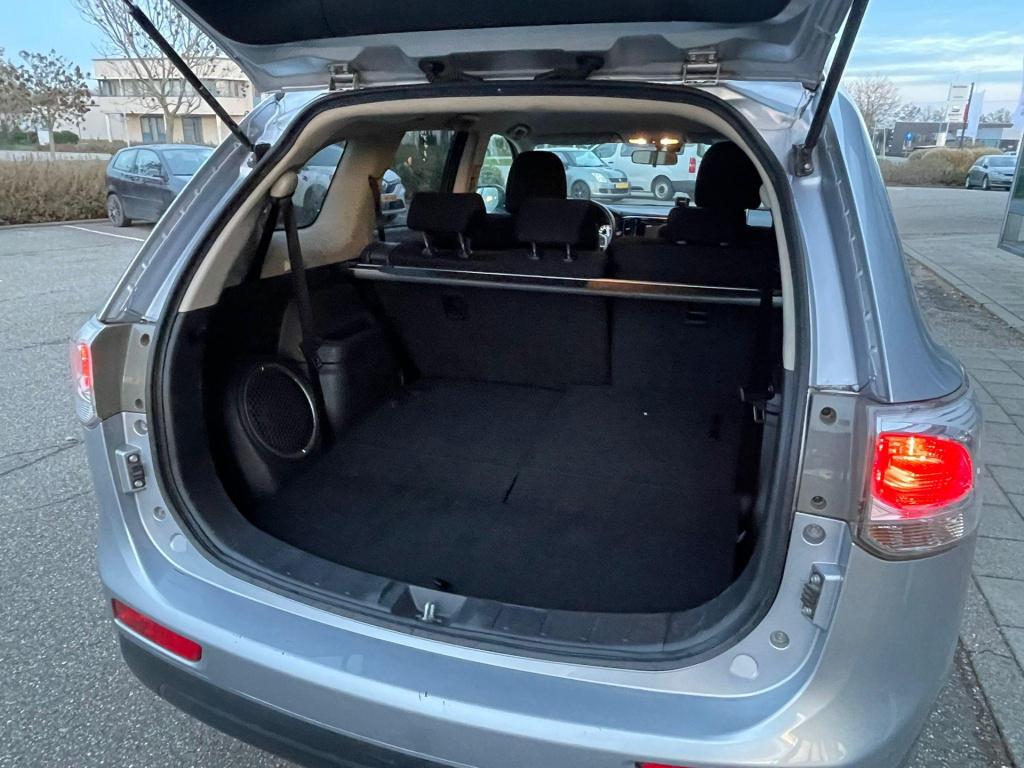 Mitsubishi Outlander 2.0 intense+ automaat|7zits