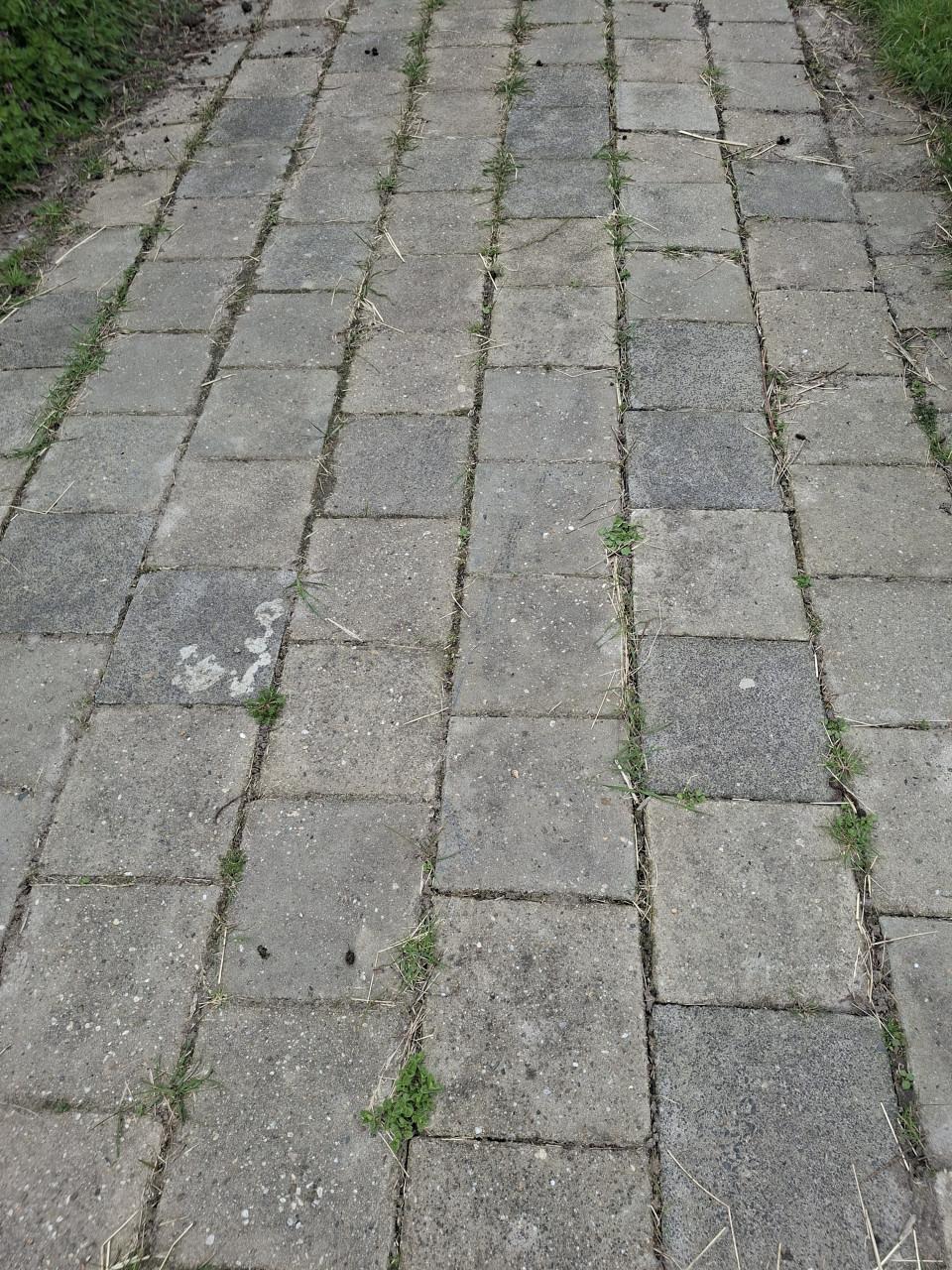 Stenen gratis af te halen in Kloetinge