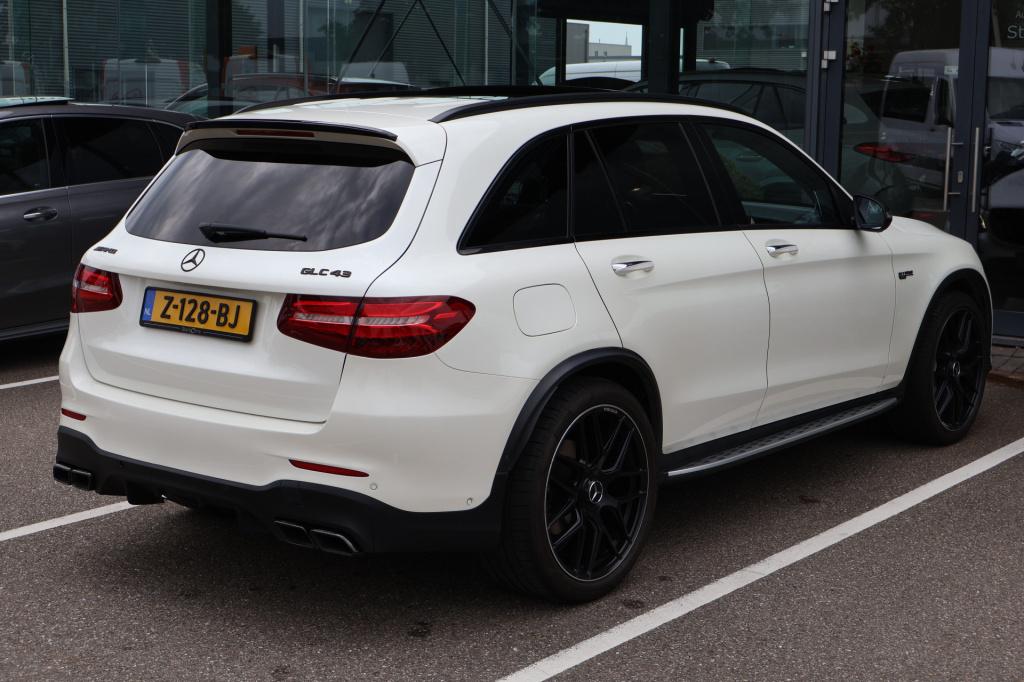 Mercedes-Benz Glc amg 43 4matic 367 pk i luchtvering i airmatic i panoramad