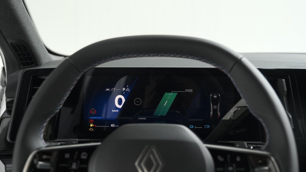 Renault Austral e-tech hybrid 200 techno esprit alpine | panoramadak | came