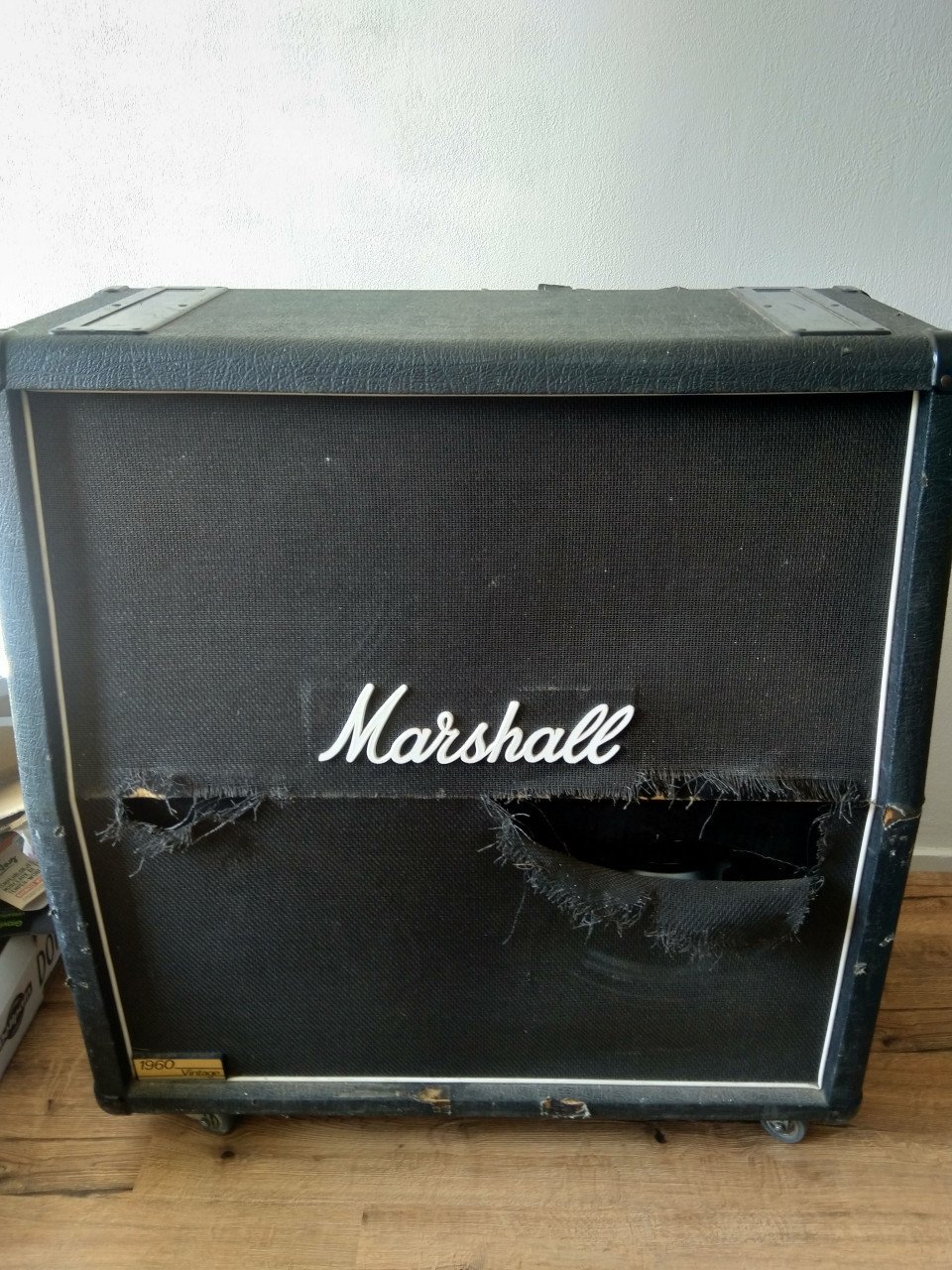 "Road worn" Marshall 1960AV 412 Cabinet