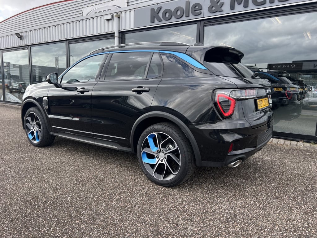 Lynk & Co 01 1.5 261pk plug in hybrid , ( komt 24 oktober binnen ) panodak 