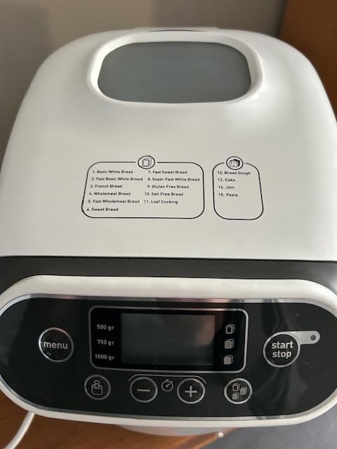 Broodmachine voor bakken brood en cake