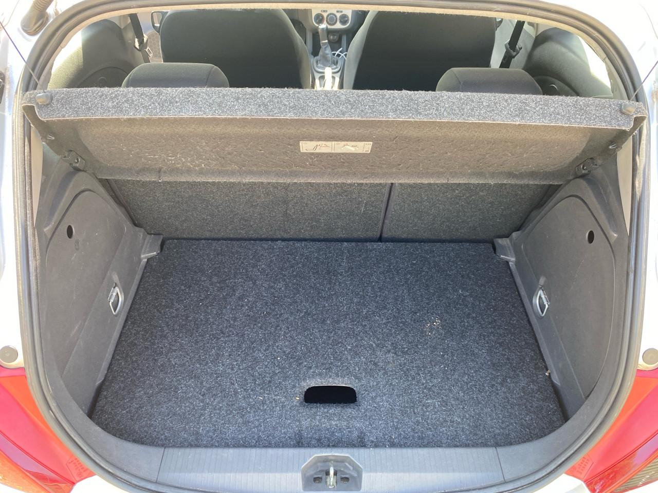Opel corsa 1.2 3d netjes nap rijd goed