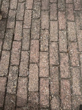 Gratis 65m2 straatklinkers!