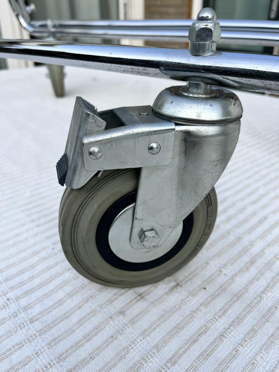 Kledingrek verrijdbaar en inklapbaar, professionele uitvoering.