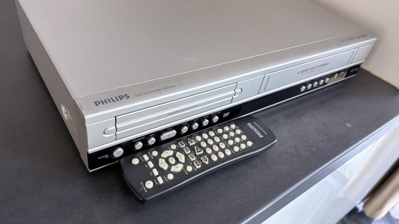 Philips DVD/VHS combispeler