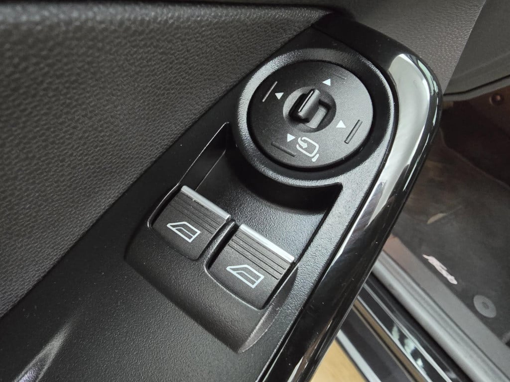 Ford Fiesta occasion met cruisecontrol en bluetooth connecten | tweedehands