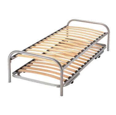 Bed met onderschuifbed met matrassen