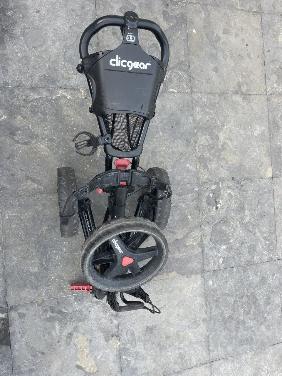 Mooie set golfclubs met golfwagen
