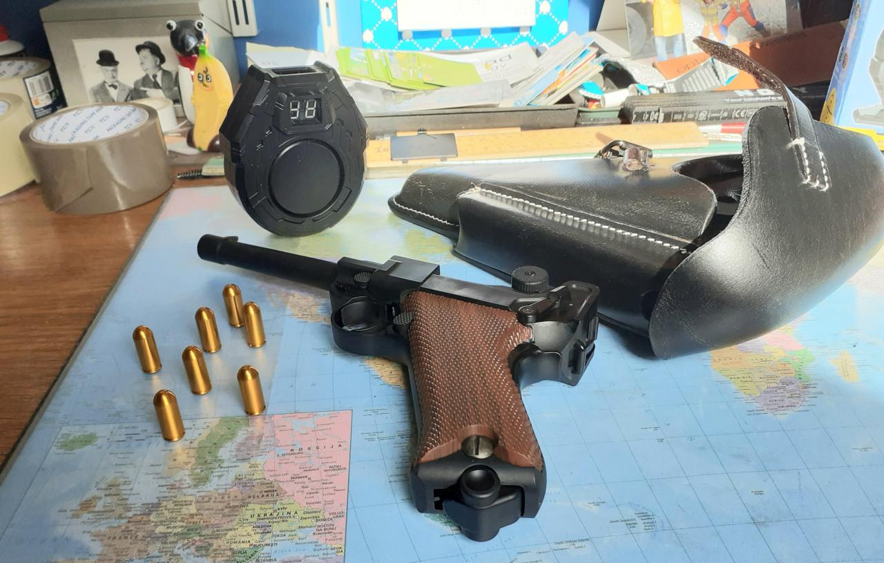 Luger P08 Shell Uitwerpende Laser Speelgoedpistool  + 6 patronen +