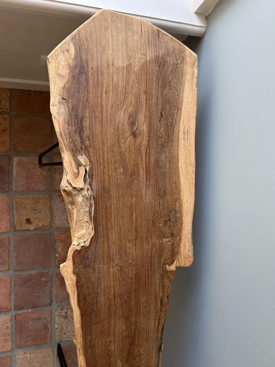 Unieke teakhouten sidetable met haarspeldpoten