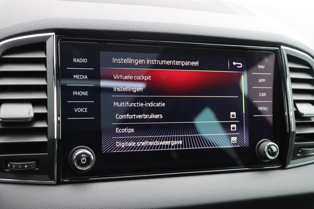 Skoda Karoq 1.5 tsi act sportline business dsg7 150pk