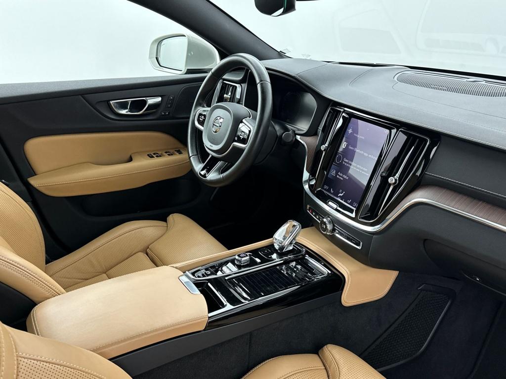 Volvo S60 t6 340pk recharge inscription| full options ! trekhaak