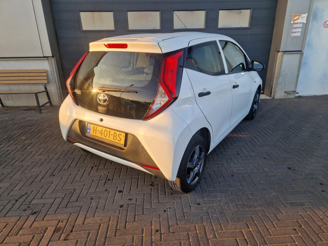TE KOOP TOYOTA AYGO 1.0 VVT -I-X FUN EURO 6 ZUINIGHEIDSLABEL B