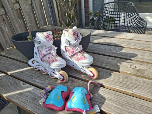 Meisjes skates te koop maat 31 tm 34 verstelbare schoen