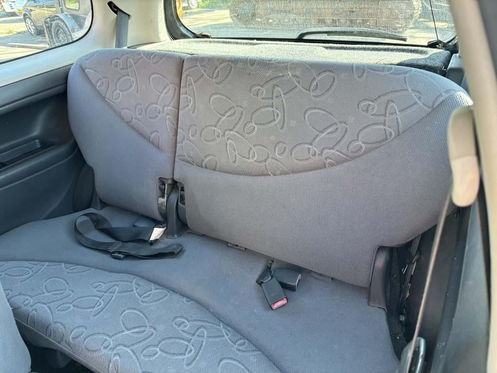 Toyota Yaris 1.3-16v vvt-i luna