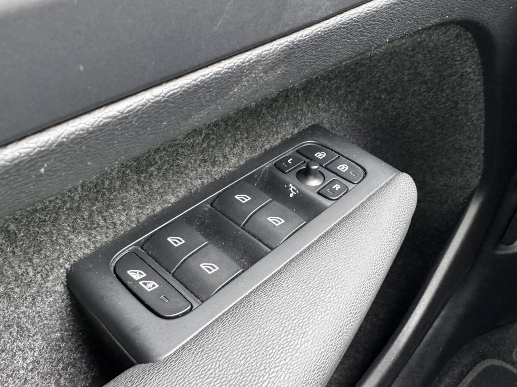 Volvo XC40 1.5 t4 plug-in hybrid plus dark | trekhaak | harman/kardon | win