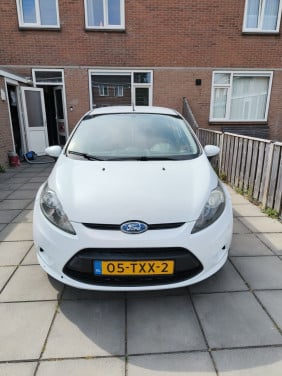 Ford Fiesta wit