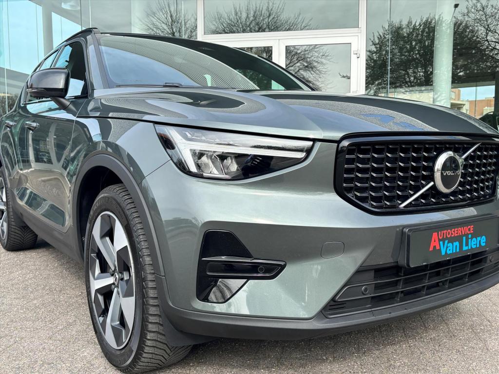 Volvo XC40 2.0 b4 b4 plus dark|stuur-stoel voorruitverwarm|blis| trekhaak| 