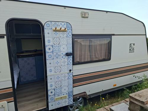Gepimpte Knaus caravan. Incl.  Stapelbed 5 personen