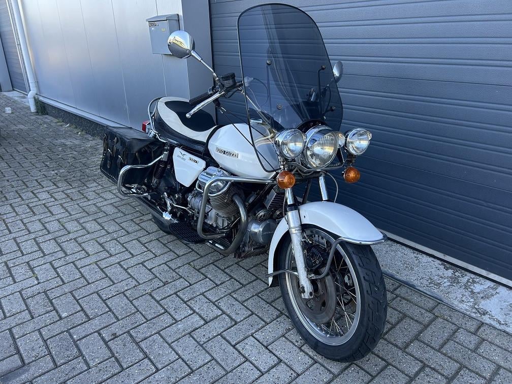 Moto Guzzi 850T uit 1975, nette klassieker, trekhaak, tassen, etc €3500,-
